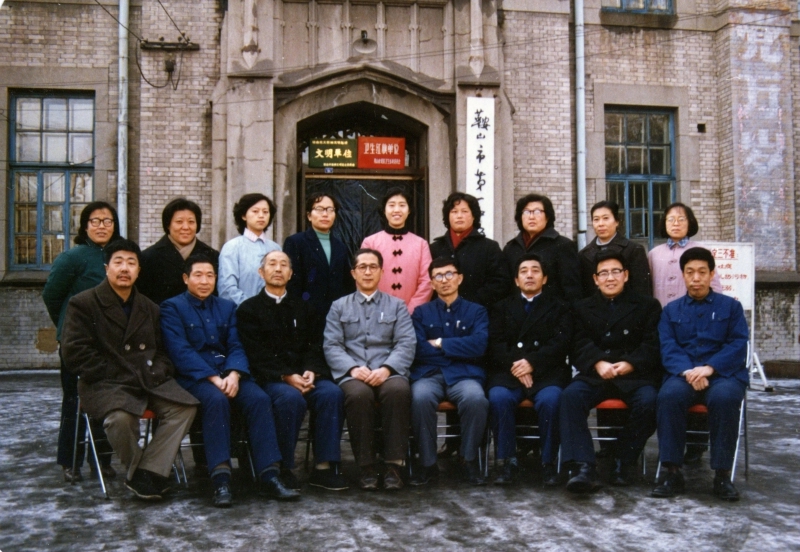 1985年10月鞍山一中数学组教师合影.jpg